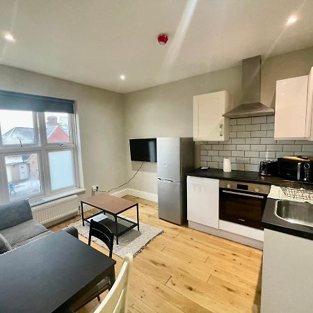לונדון Cosy 1 Bedroom Flat! מראה חיצוני תמונה
